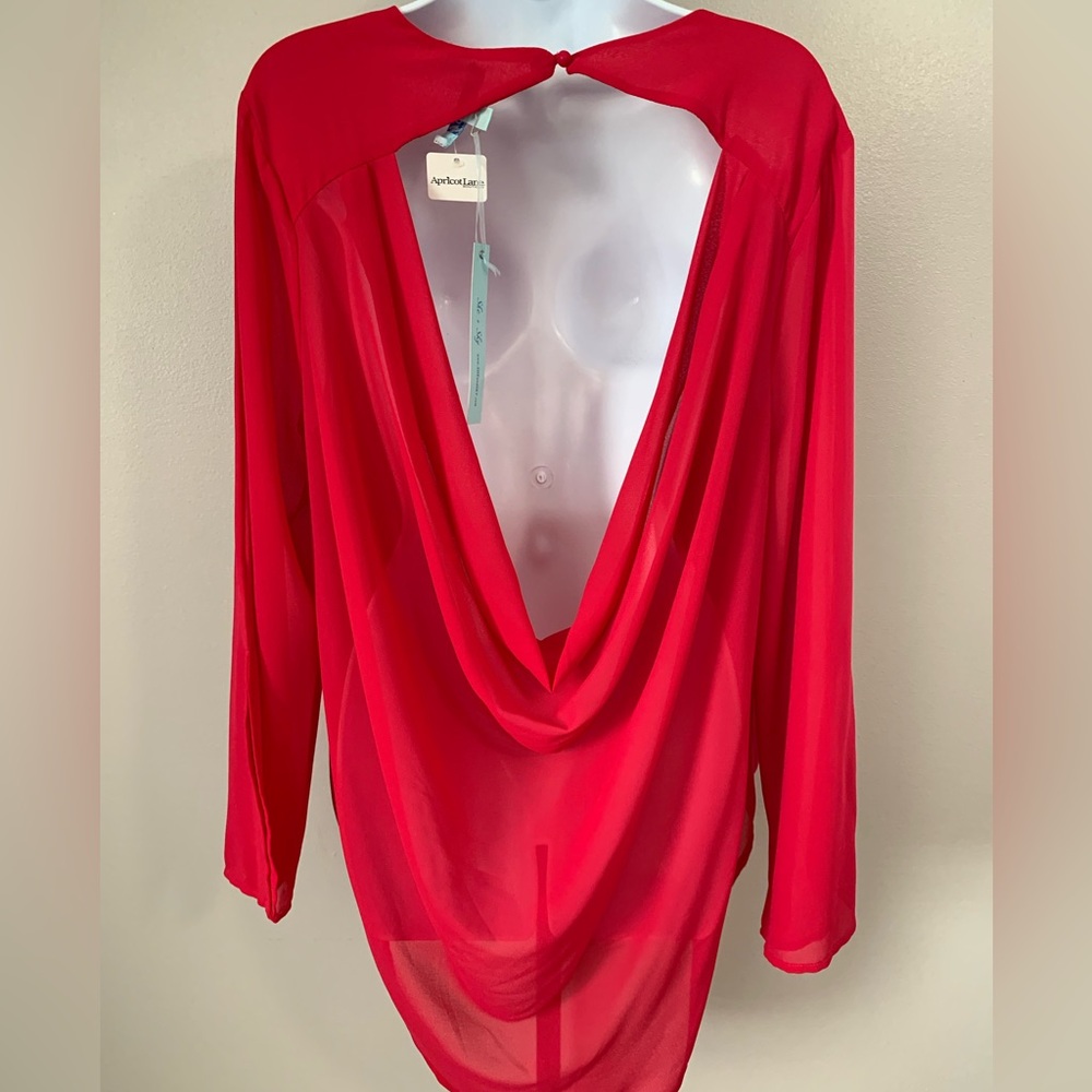 NWT She & Sky Open Back Top